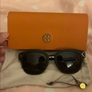 Tory burch sunglass